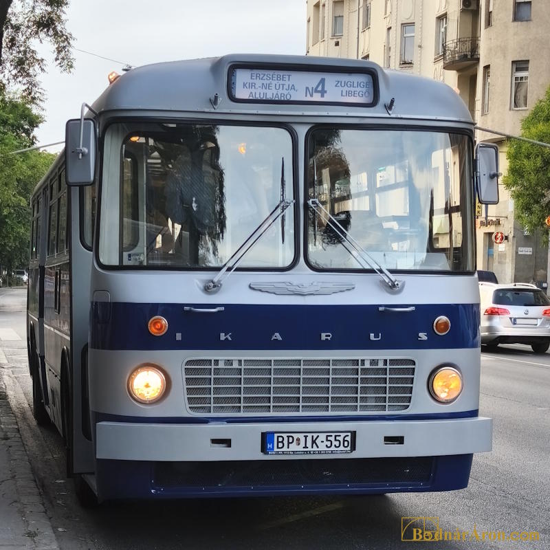 Ikarus556
